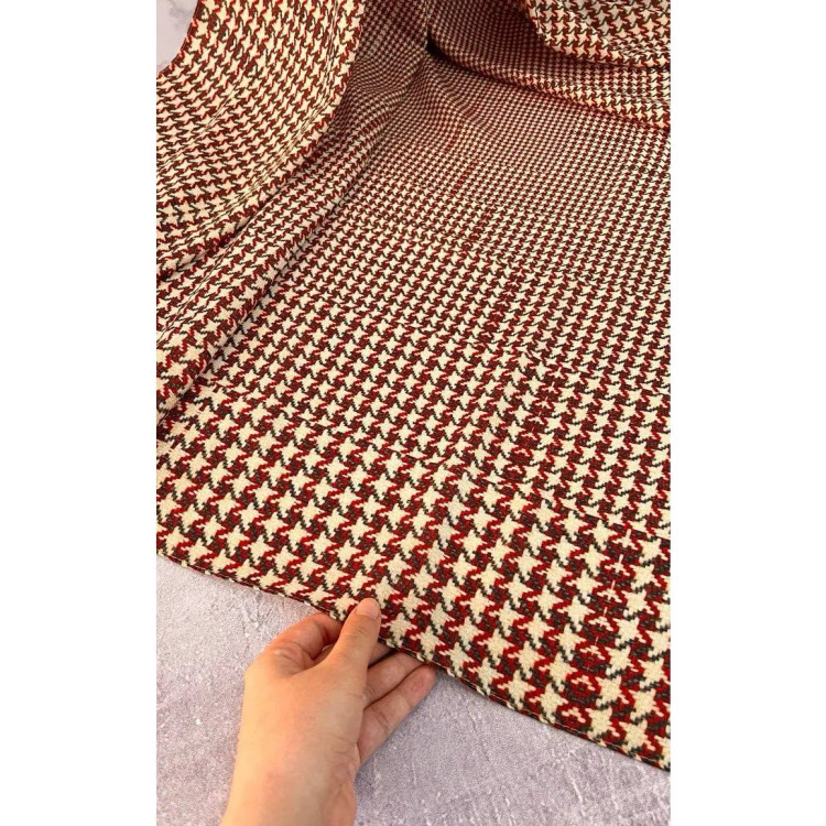 روسری نخی کاستوم طرح حسنا قواره 110 دور چرخ دوز لیز نیست