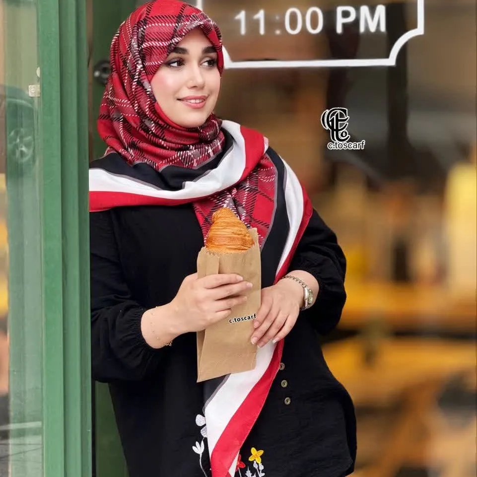 روسری نخ کاستوم طرح دنیز سایز 140 مناسب بانوان قرمز