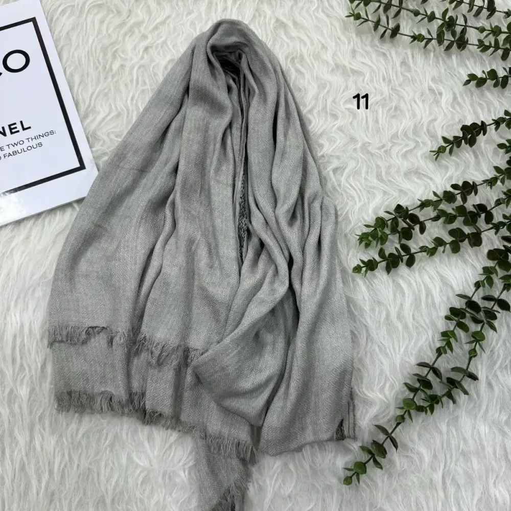 شال پاییزه نخی ضخیم وارداتی زنانه قواره بزرگ 200x85 بدون آبرفت و رنگ رفت