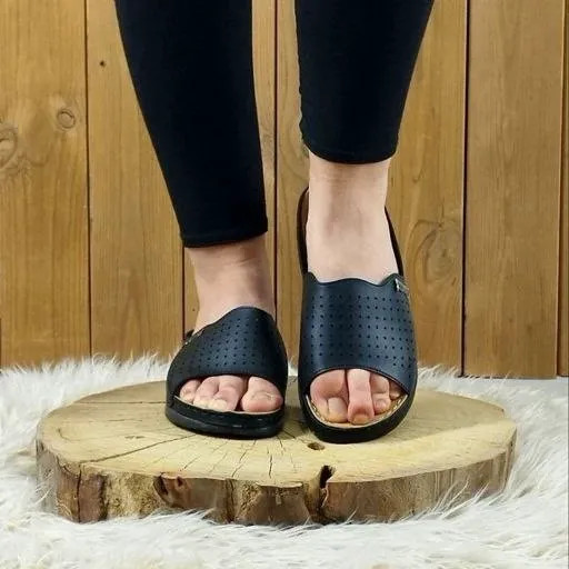 دمپایی طبی سبک مدل سوزنی با چرم صنعتی خارجی