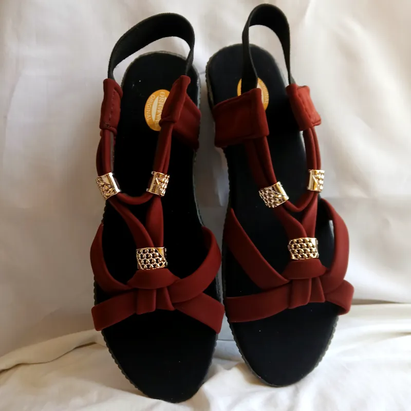 صندل زنانه مدل رعنا رنگ زرشکی